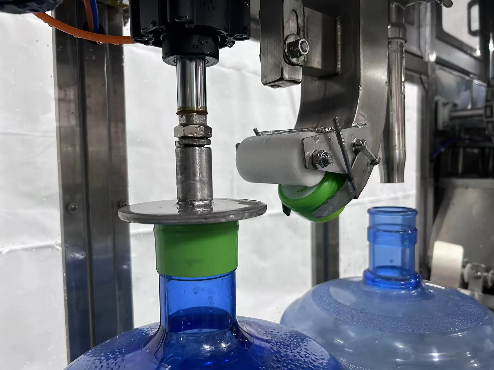 5 gallon bottle capping machine