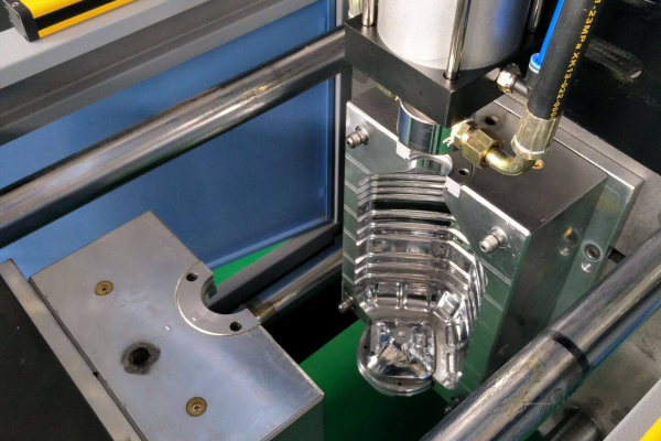 bottle blowing machine